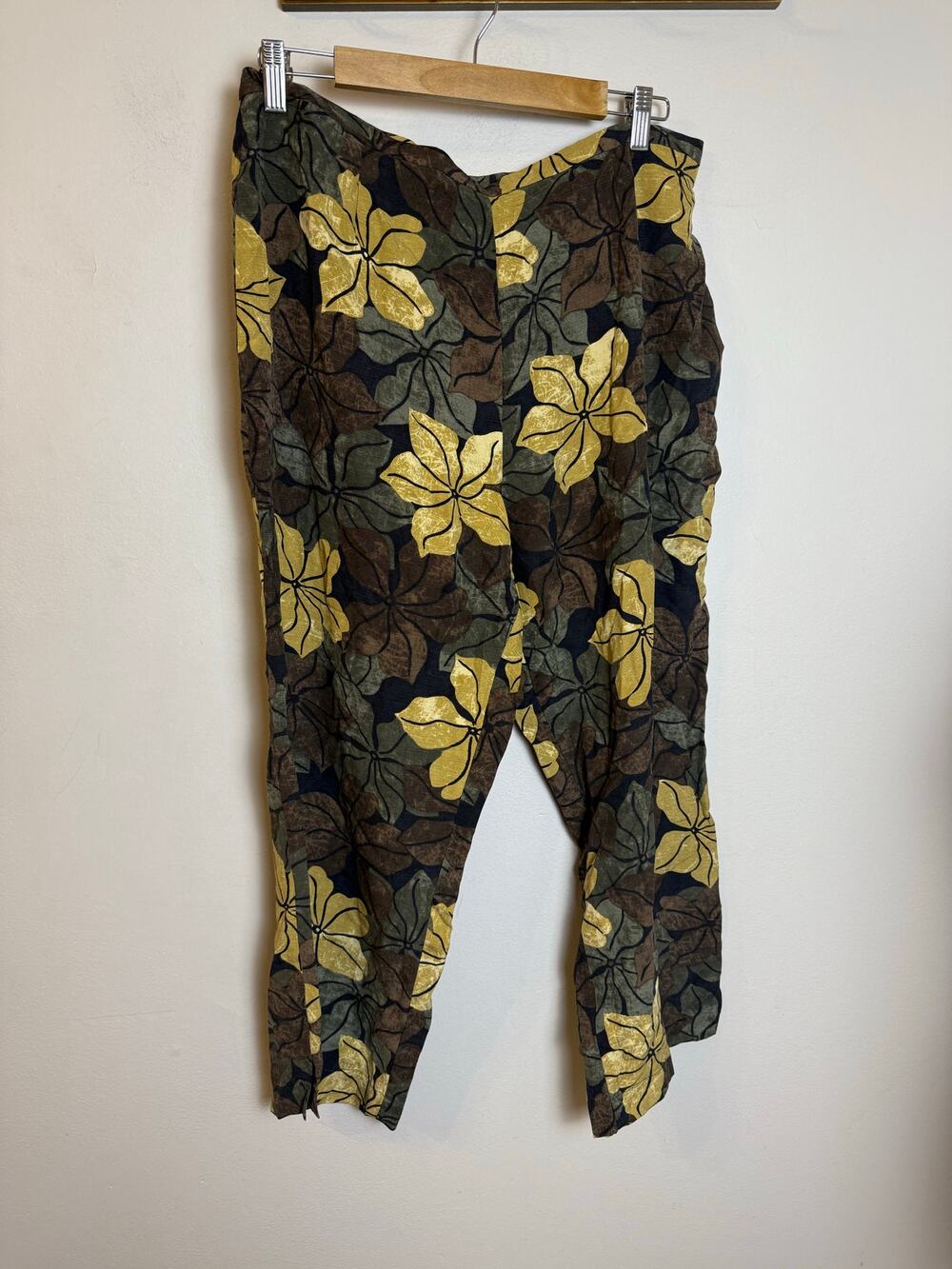 Tommy Bahama Women’s Flowy Beach Pants Floral Brown Black Silk 16